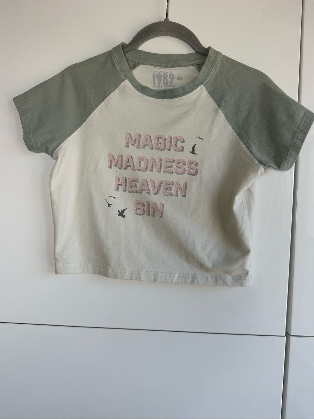 Taylor Swift 1989 Cropped Baby Tee Magic Madness Heaven Sin Size Small